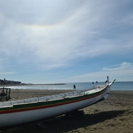 Apartamento Cerca De La Playa Lägenhet Málaga Exteriör bild